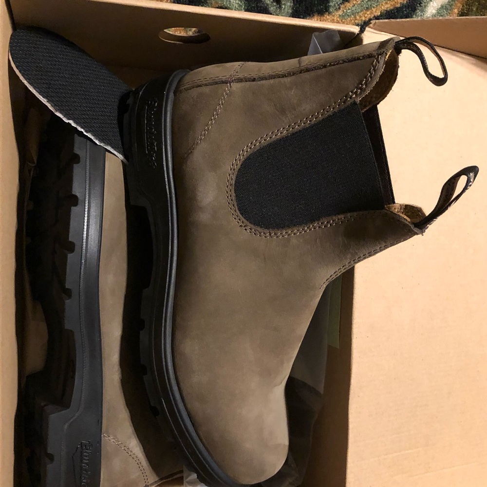 Blundstone Boots Men 9.5 or women’s 11